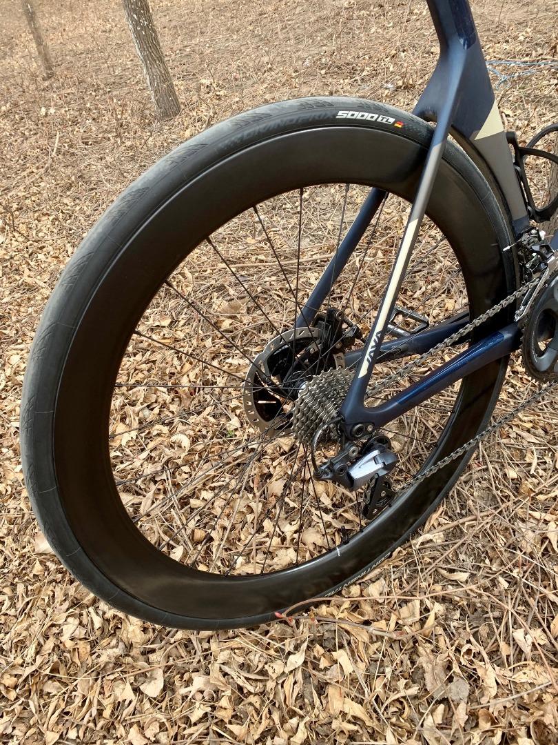 56mm-aero-carbon-road-wheel-with-continental-gp5000-28mm-