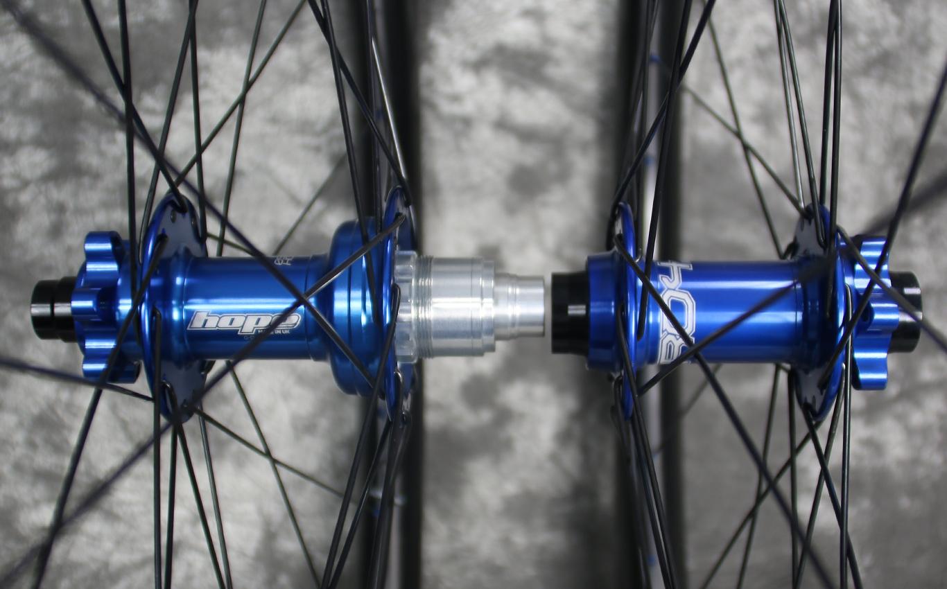 hope-pro4-boost-j-bend-iso-6-bolt-44t-mtb-hubs-anodized-blue