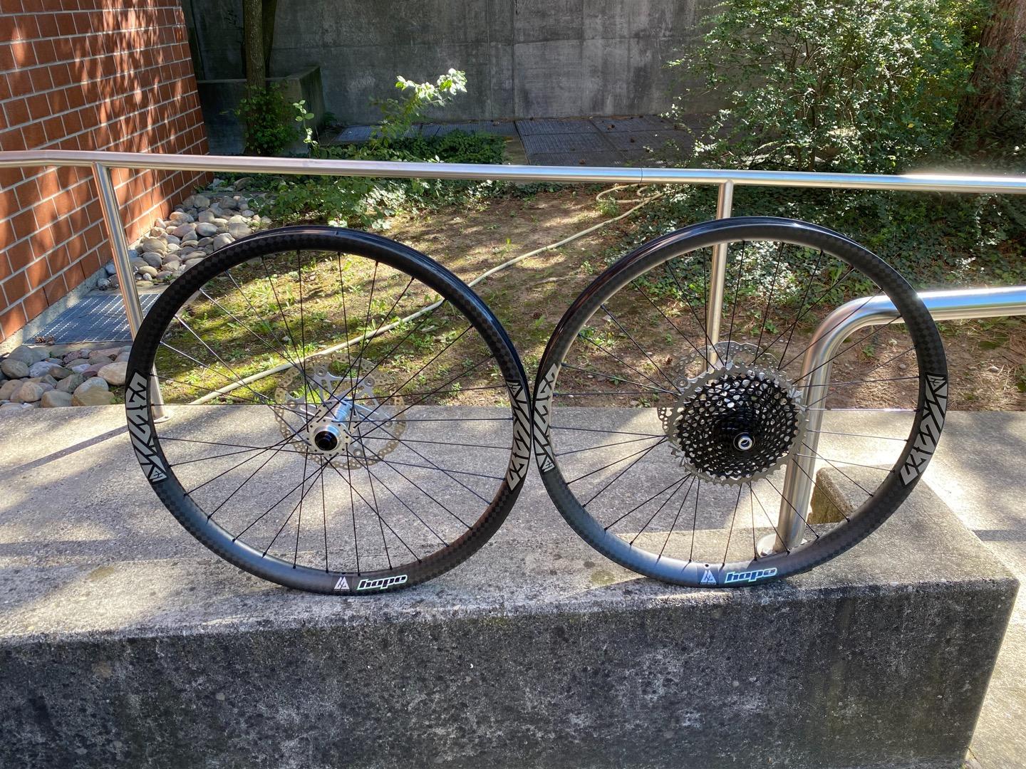 en740-enduro-12k-carbon-wheelset-27.5