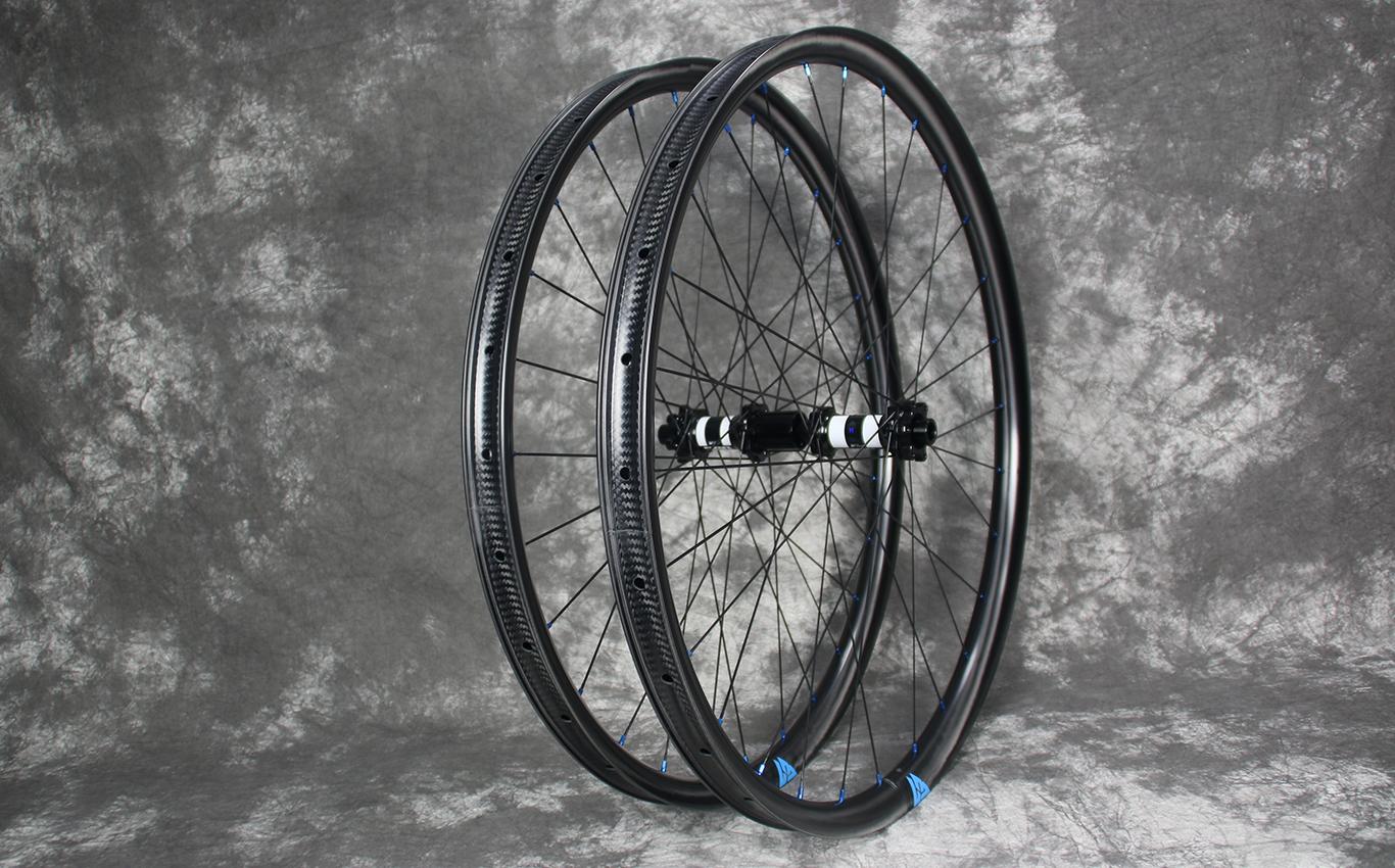 EN93232mm Inner/38mm Outer Widths, 25mm Depth Carbon Wheelset