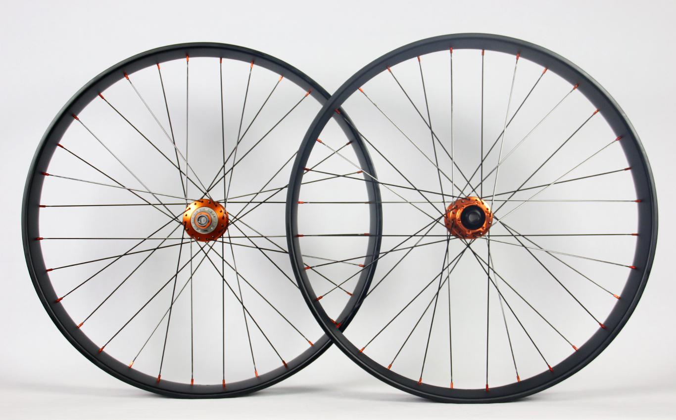 light-bicycle-fs680-fatbike-26er-carbon-wheelset-orange-nipples-hubs