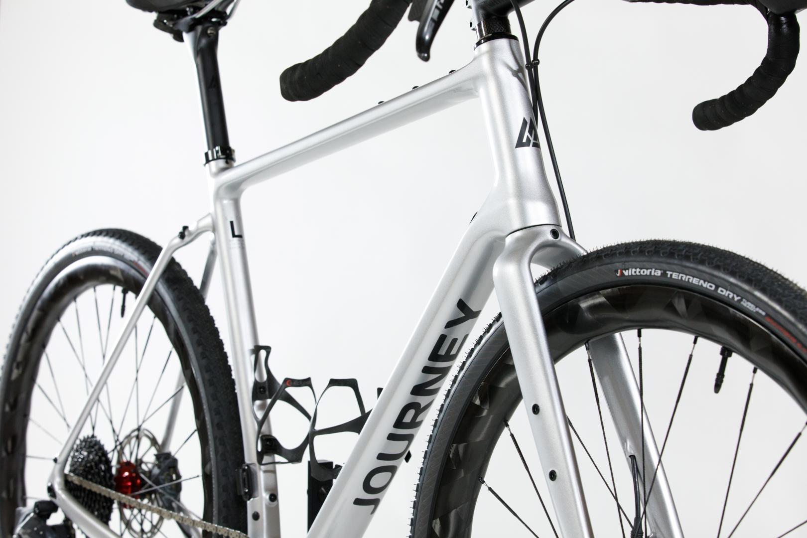 Journey Review Gravel/Adventure Frameset On WR40 Braided UD Wheels