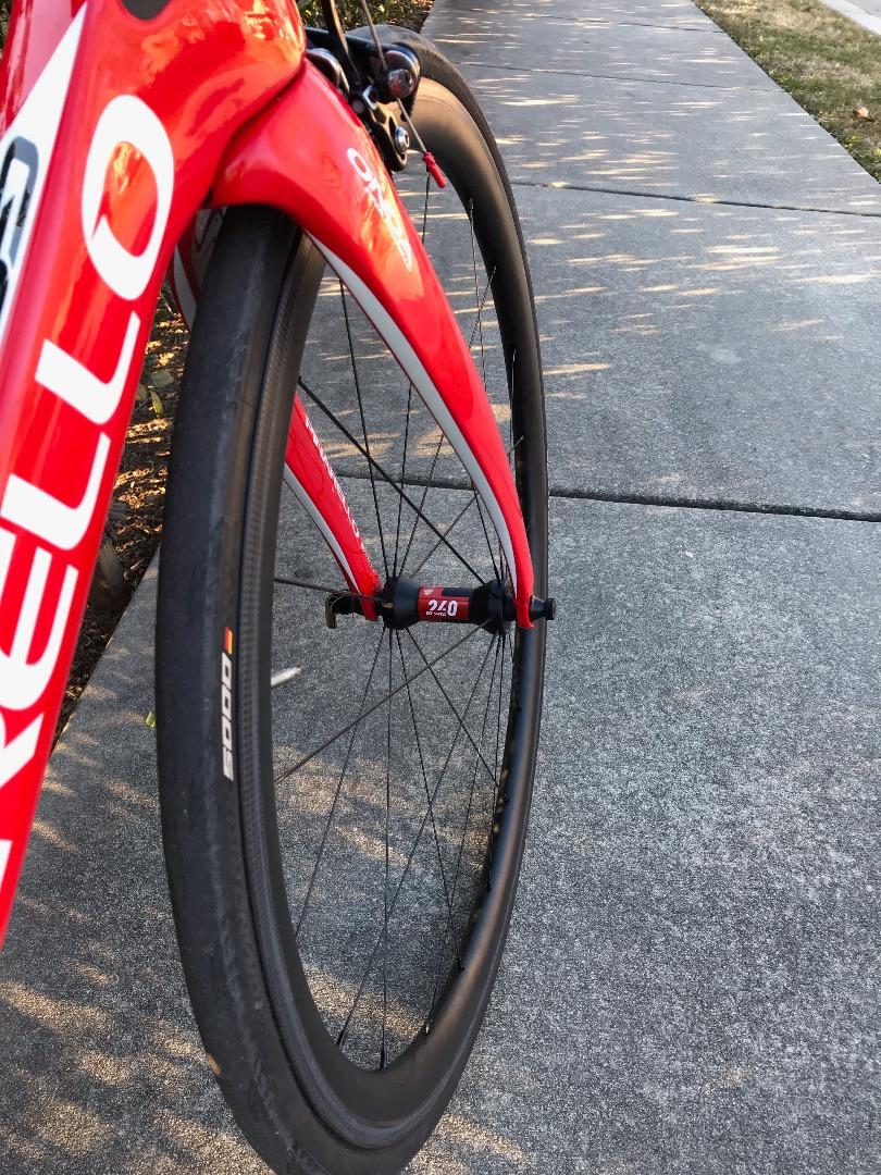 light-bicycle-r35-carbon-wheel-with-continental-gp5k-tire-700c-25mm