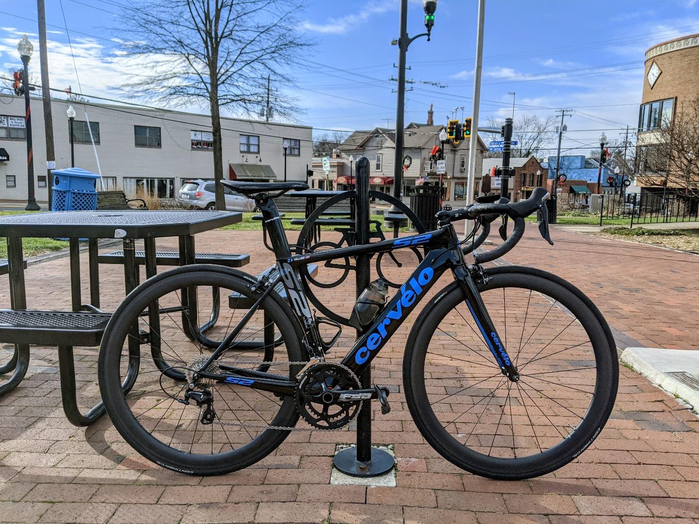 light-bicycle-R45-45mm-depth-carbon-rim-wheels-on-cervelo-s2-rim-brake