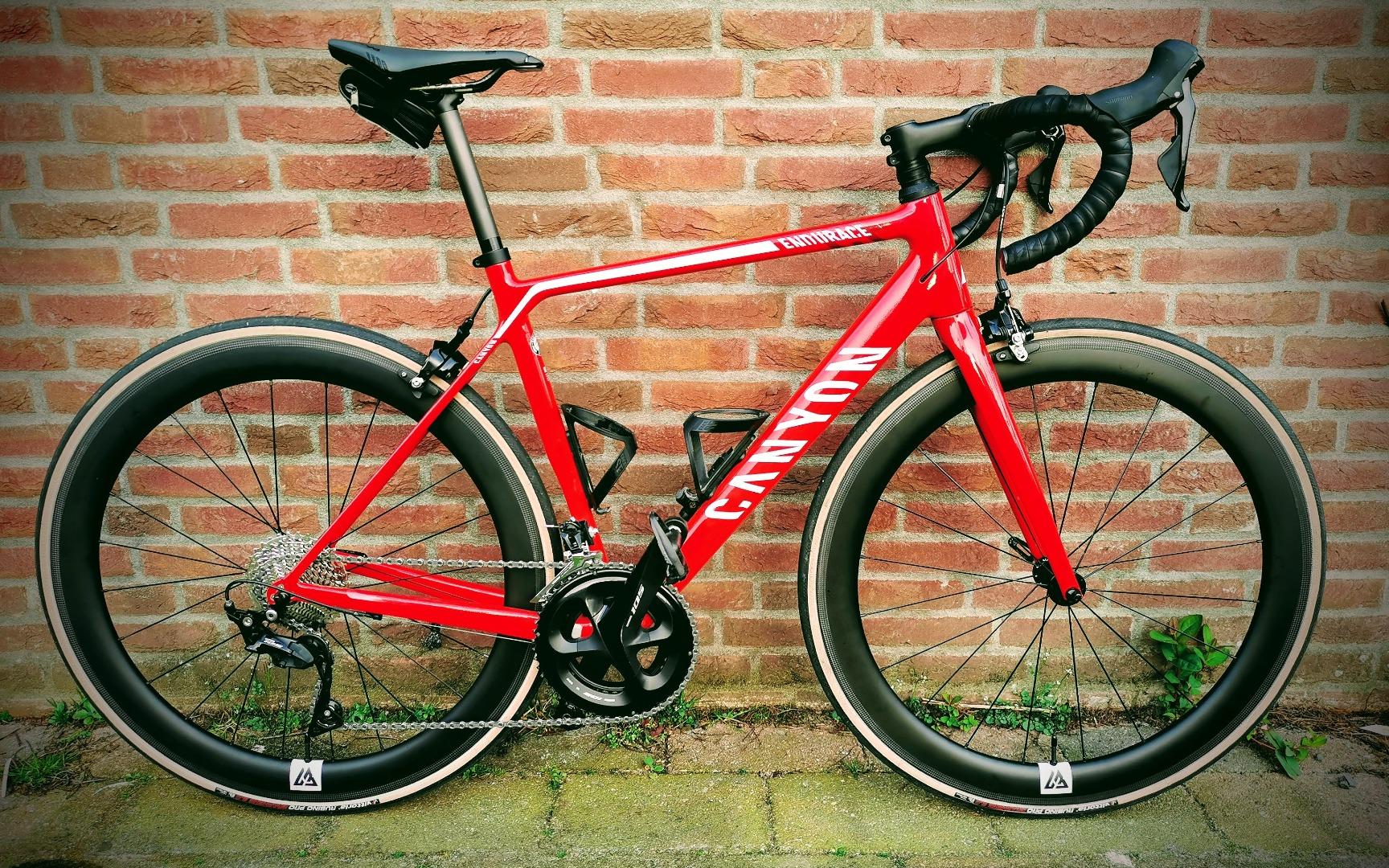 Canyon-Endurace-CF-7.0-on-light-bicycle-r55-carbon-wheelset