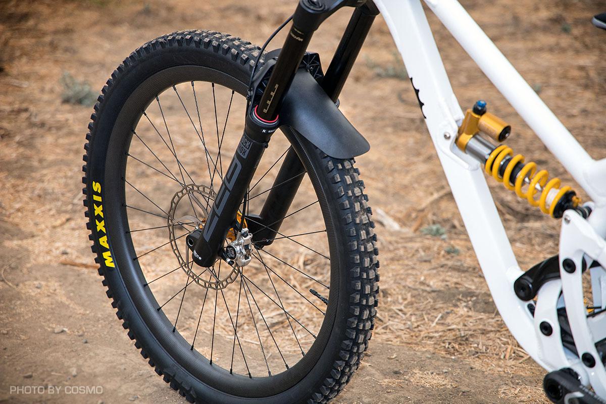 RM29C14-carbon-mtb-rim-wheel-front