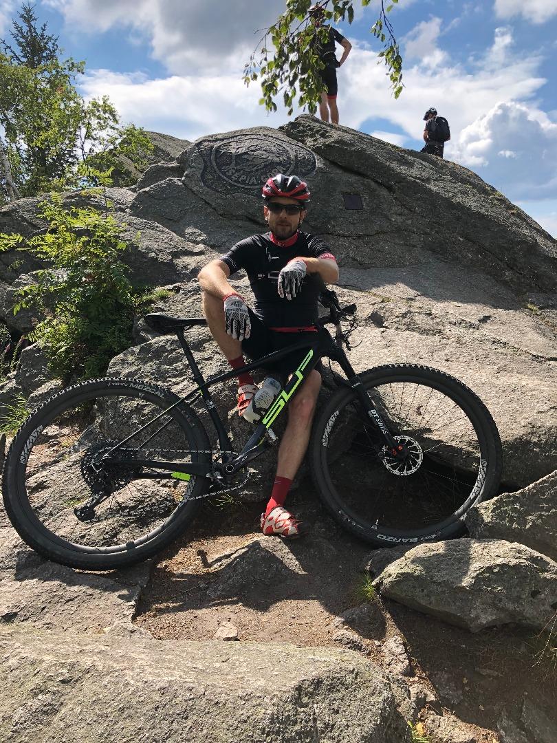 sup-mountain-bike-29er-with-light-bicycle-rm29c19-carbon-wheels
