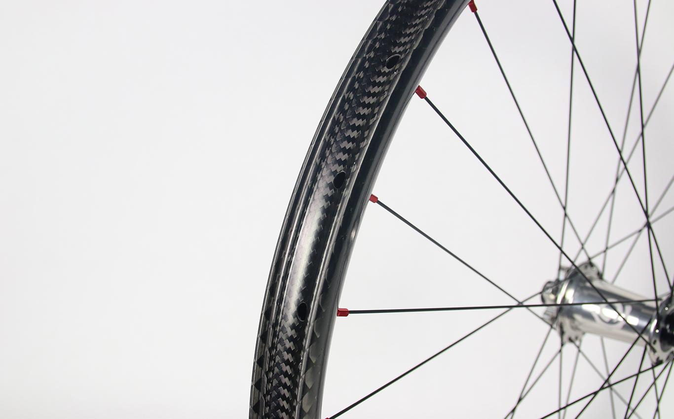 am930-tubeless-ready-compatible-carbon-wheel-mtb-enduro