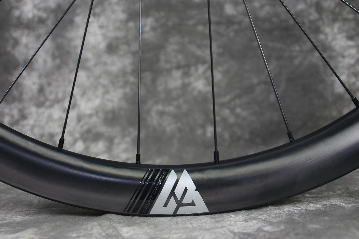 WR3825mm/32mm Wide,38mm Deep Carbon Wheelset/Silver Decals