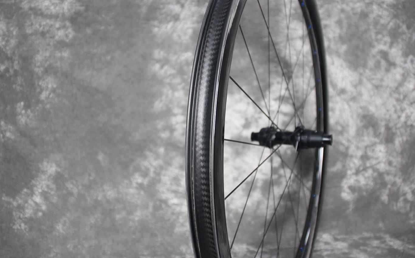 tubeless-wr38-32mm-wide-38mm-deep-carbon-wheel-rear-with-dt-swiss-180-exp-sram-xdr
