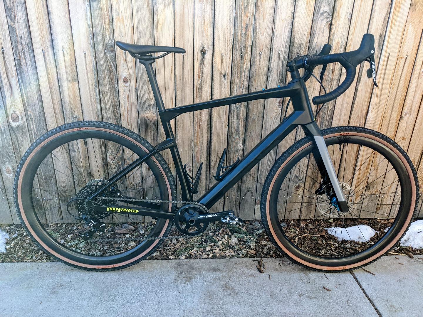 bmc-urs-framset-on-light-bicycle-wr38-carbon-wheels