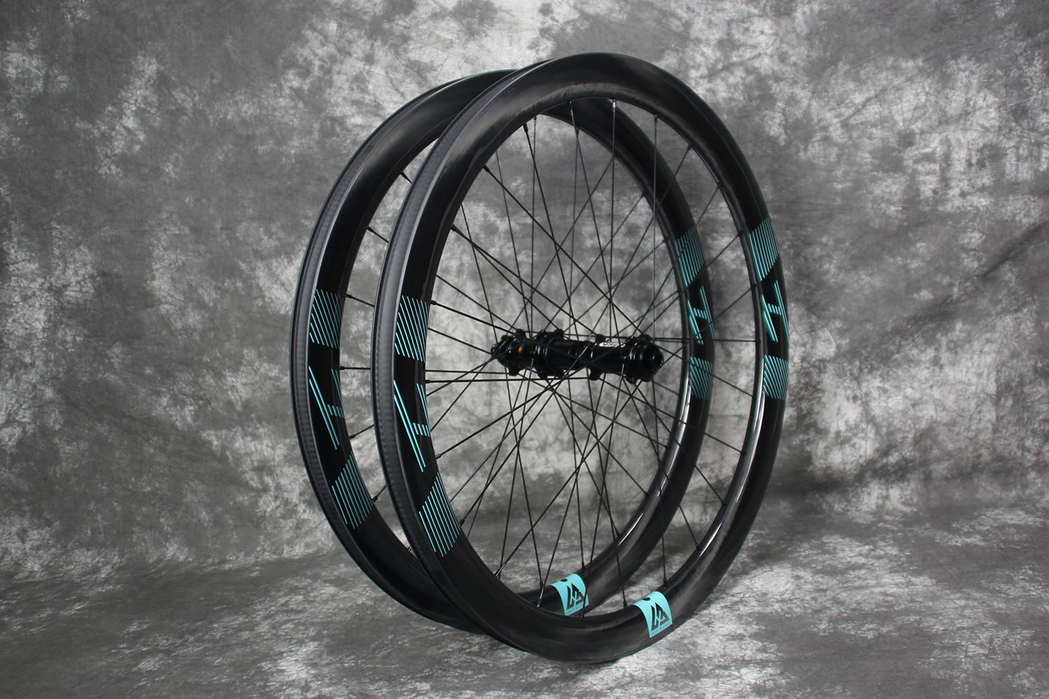 WR45 Disc Review Custom Wheel Decals, Pantone 3252 C