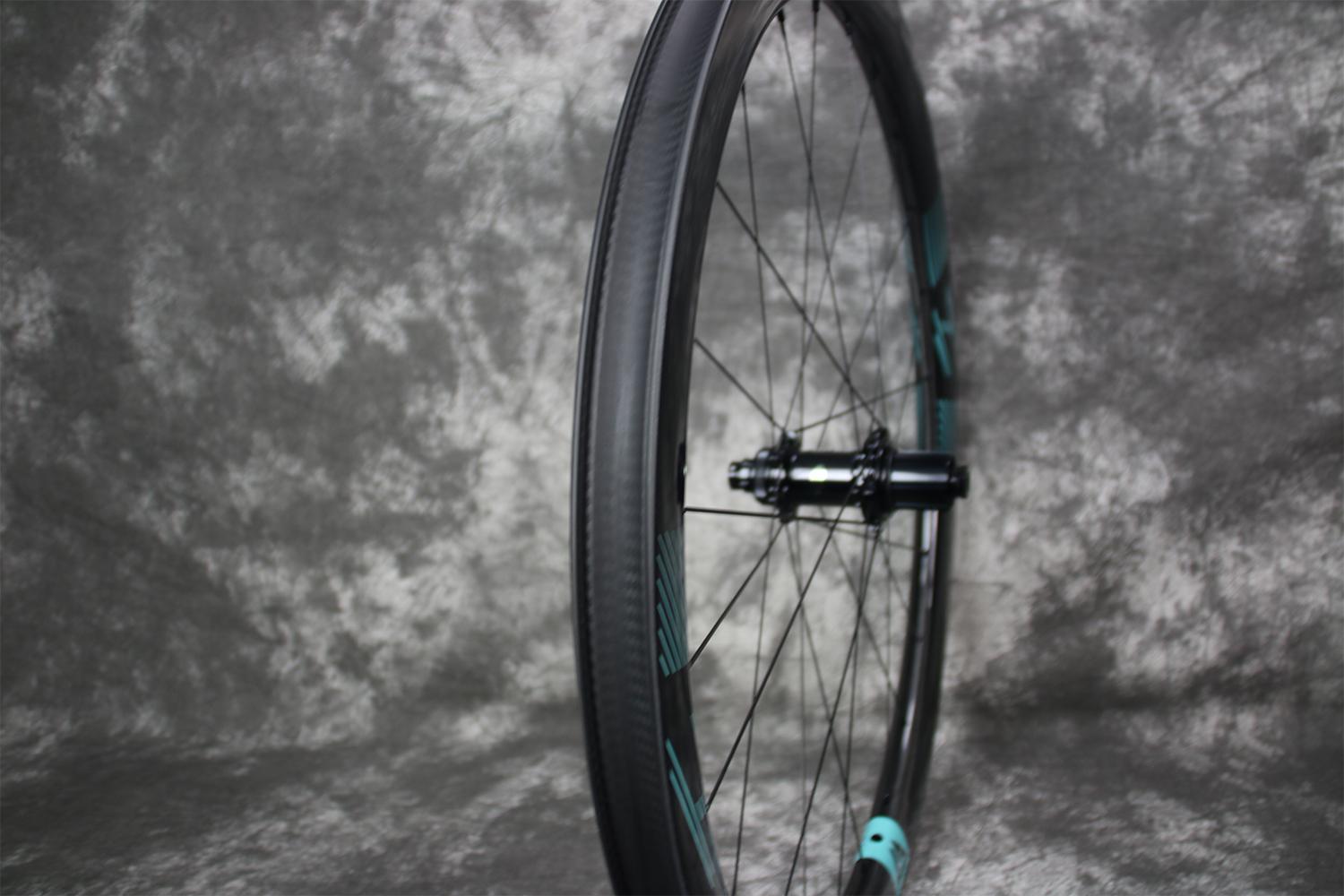 WR45 Disc Review Custom Wheel Decals, Pantone 3252 C