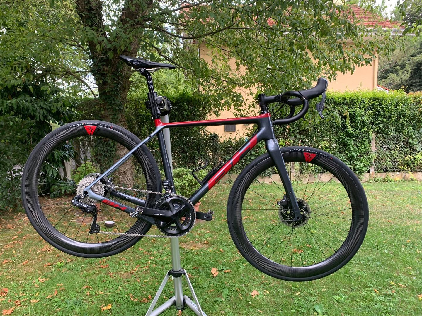 new-bike-build-bh-road-frame-with-light-bicycle-wr50-50mm-carbon-wheels