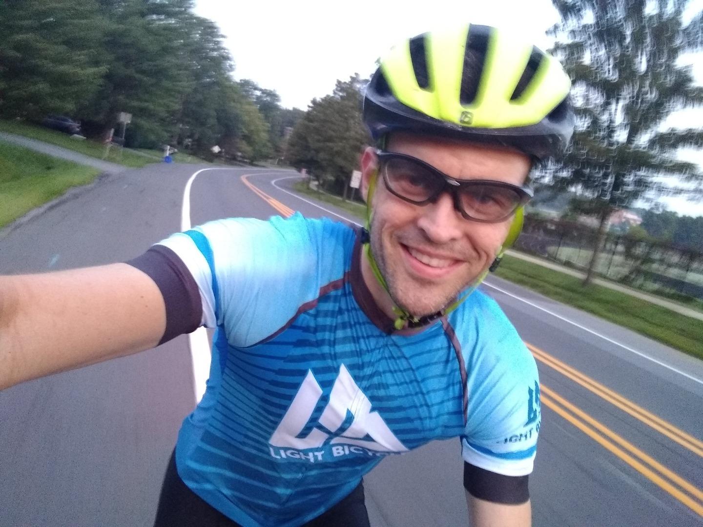 light-bicycle-road-cycling-short-sleeved-jersey