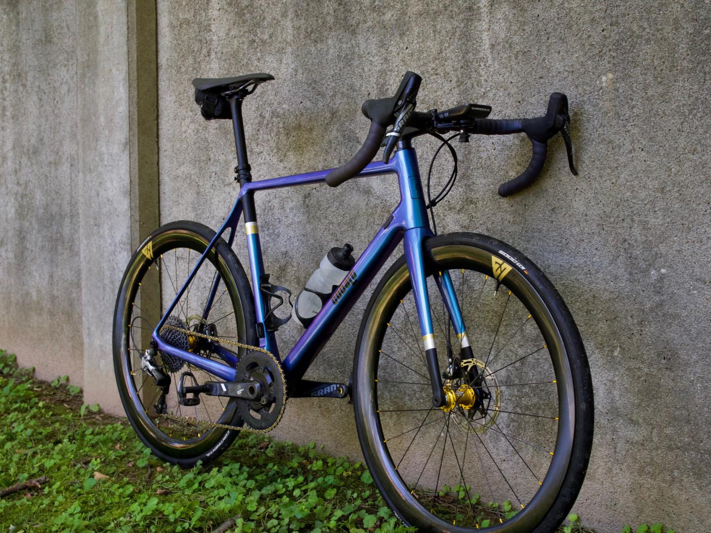 wr50-carbon-wheelset-on-cobalt-custom-frame