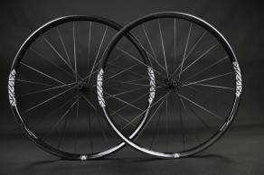 AR24-disc-Flyweight-with-Light-Bicycle-Carbon-Spokes