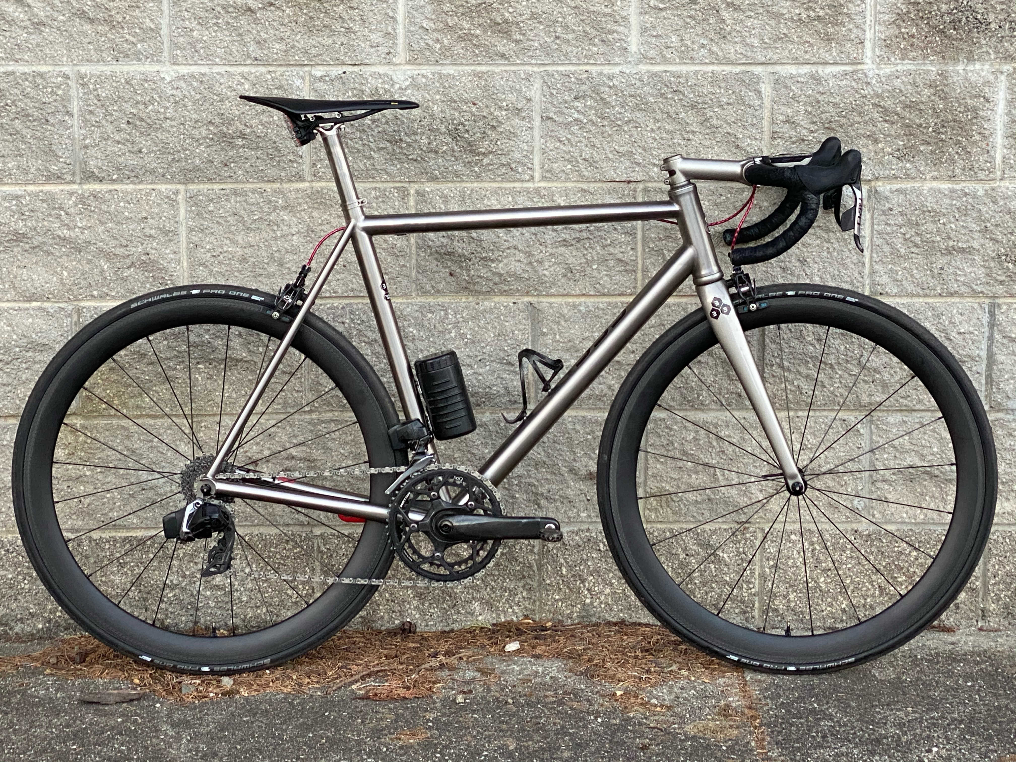 AR46-carbon-wheel-333fab-bicycle