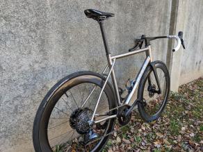 Cobalt-bike-on-Light-Bicycle-AR55-carbon-wheels