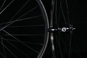 EH935S-EMTB-Carbon-Wheelset-with-Industry-Nine-Hydra-hubs