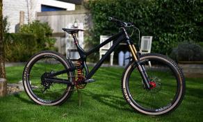 propain-enduro-mtb-on-light-bicycle-650b-en733-wheels