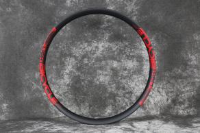 en740-3k-matte-carbon-rim-with-red-decals