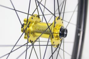 tune-hub-front-king-anodized-gold
