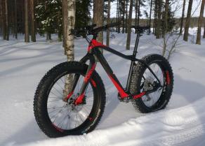 Sonder-Vir-Fortis-on-Light-Bicycle-FAT680-carbon-wheels