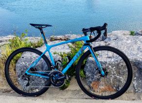 2018-giant-tcr-frame-with-R35-carbon-wheels-tubeless