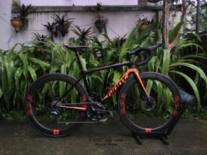 Giant-TCR-Advanced-On-Light-Bicycle-R55-Disc