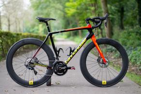 cannondale-synapse-on-light-bicycle-R65-disc-carbon-wheels