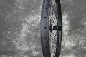 RM26C06-26er-mtb-46mm-width-tubeless-ready-hope-pro-4-12-110mm-boost-carbon-wheel-32h