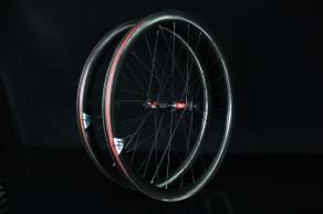 Light-Bicycle-WR35-650b-carbon-wheelset-with-DT-Swiss-240