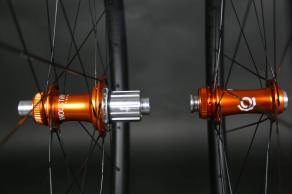 WR35-disc-with-I9-Torque-Orange-hubs