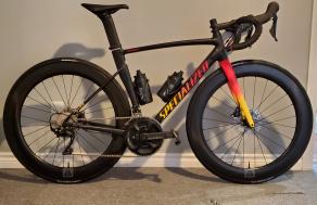 specialized-allez-on-light-bicycle-wr65-aero-carbon-wheels