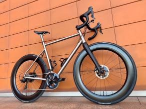 custom-titanium-race-bike
