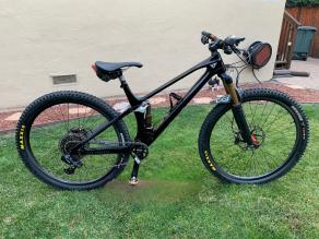 YT-29er-mtb-bike-on-Light-Bicycle-XC925-wheels