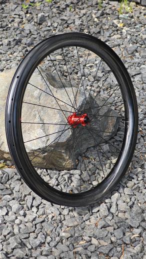 light-bicycle-ag48-disc-review-35mm-internal-width-of-pure-dirt-performance