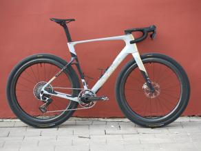 light-bicycle-ag48-disc-review-aerodynamic-mastery-for-gravel
