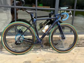 light-bicycle-ag48-disc-review-where-aero-speed-meets-striking-custom-aesthetics