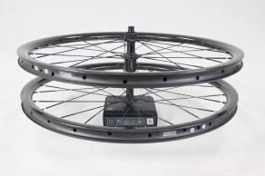 light-bicycle-airia-32-custom-carbon-wheelset-laced-to-berd-spokes