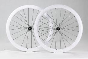 light-bicycle-airia-47-disc-review-aerodynamic-speed-meets-high-end-precision