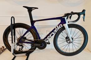 light-bicycle-airia-52-disc-airia-65-disc-mullet-carbon-spoke-wheelset-laced-to-speed-hub-gen3