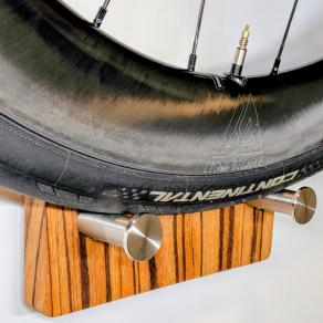 light-bicycle-airia-52-disc-custom-road-wheelset-laced-to-pace-hubs