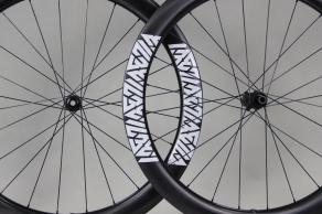 light-bicycle-airia-55-disc-custom-carbon-wheelset-55mm-depth