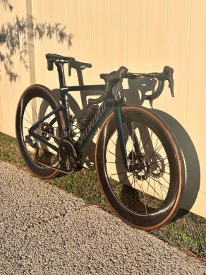 light-bicycle-airia-65-disc-review-a-race-ready-wheelset