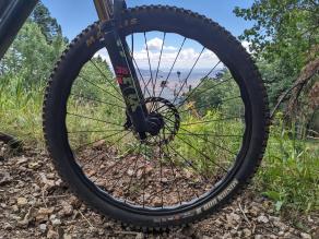 light-bicycle-compliant-carbon-mtb-wheel-front