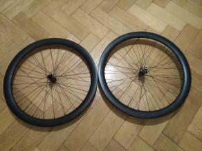light-bicycle-carbon-road-wheels-700c