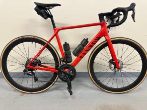 canyon-road-bike-on-light-bicycle-carbon-wheels-tubeless