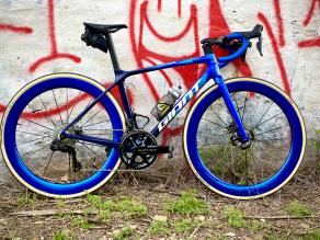 Giant-advanced-tcr-pro-on-light-bicycle-ar56-30mm-wide-56mm-deep-carbon-wheels
